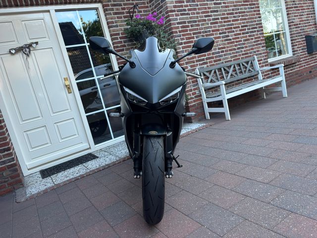 honda - cbr-650-r