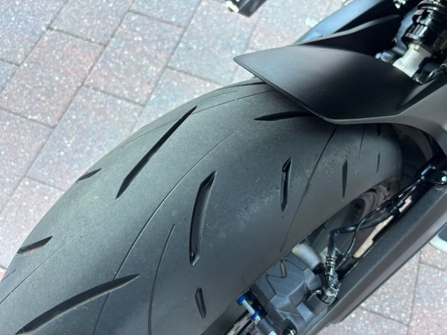 honda - cbr-650-r