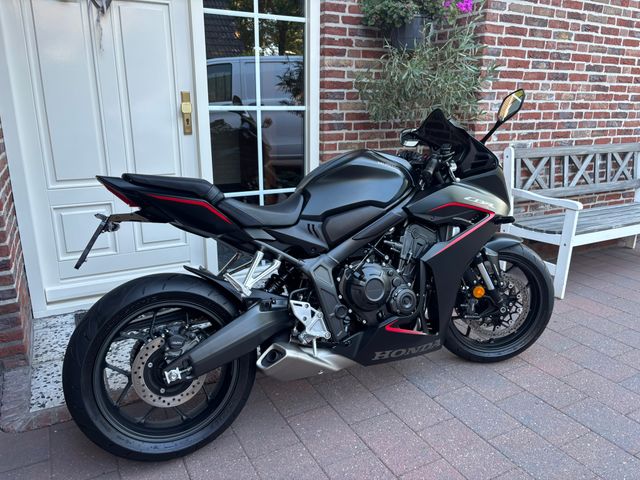honda - cbr-650-r