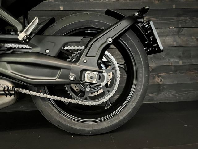 triumph - trident-660