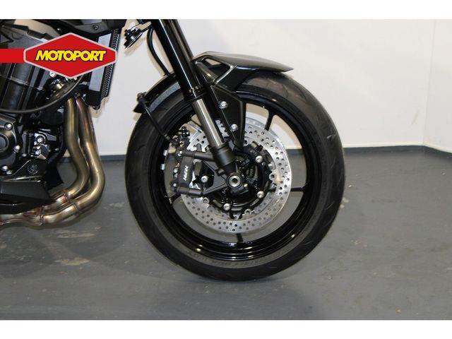 kawasaki - z900