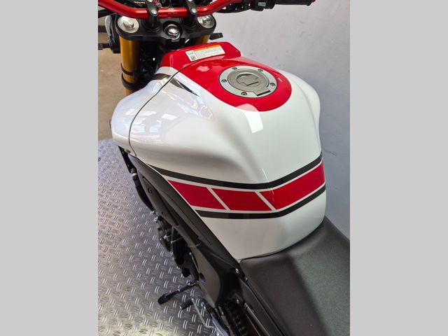 yamaha - fz-8-50th-anniversary