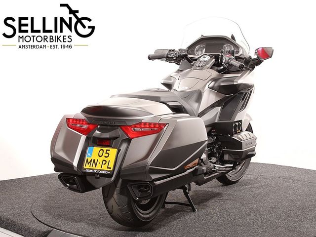 honda - gl-1800-goldwing-bagger