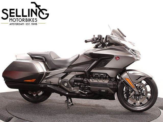 honda - gl-1800-goldwing-bagger