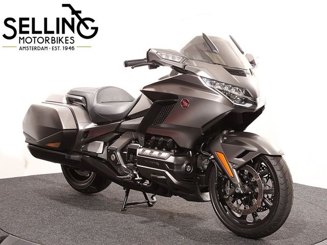 honda - gl-1800-goldwing-bagger