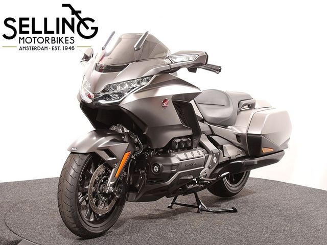 honda - gl-1800-goldwing-bagger