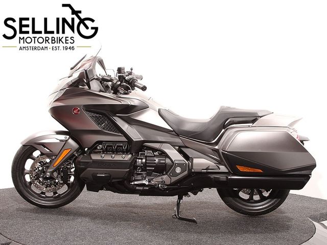 honda - gl-1800-goldwing-bagger