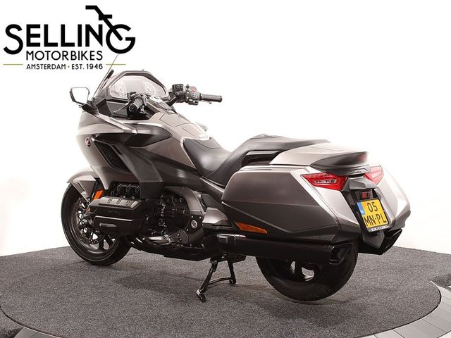 honda - gl-1800-goldwing-bagger
