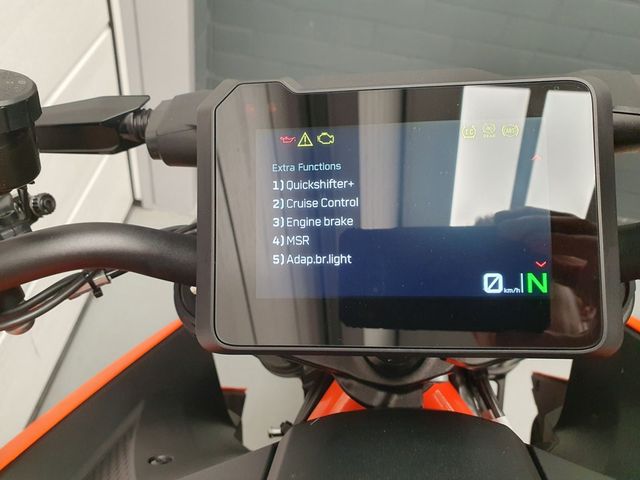 ktm - 1390-super-duke-r