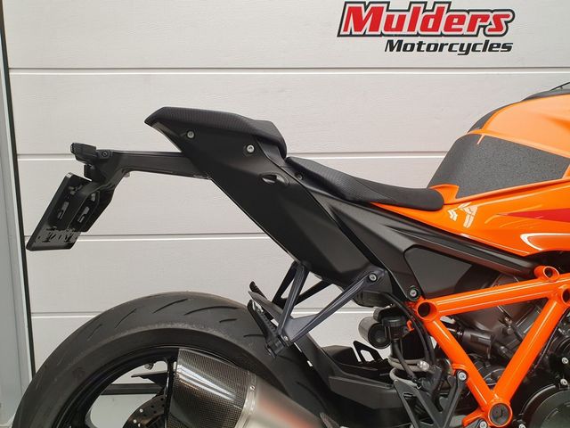 ktm - 1390-super-duke-r