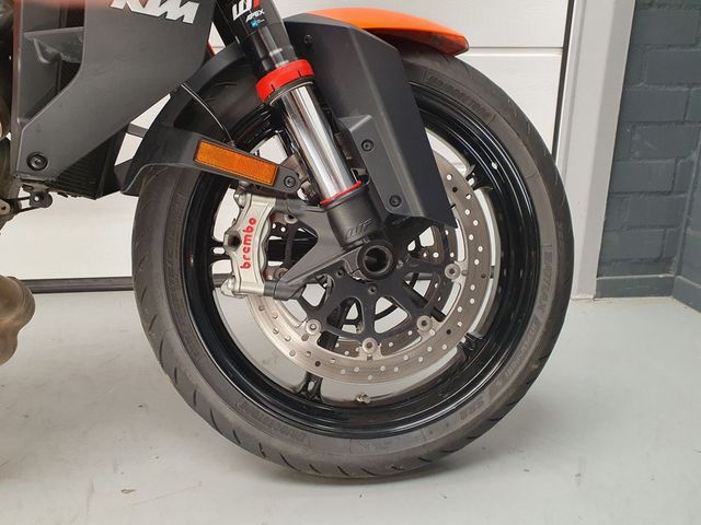 ktm - 1390-super-duke-r