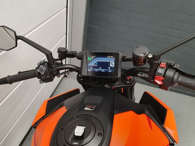 ktm - 1390-super-duke-r