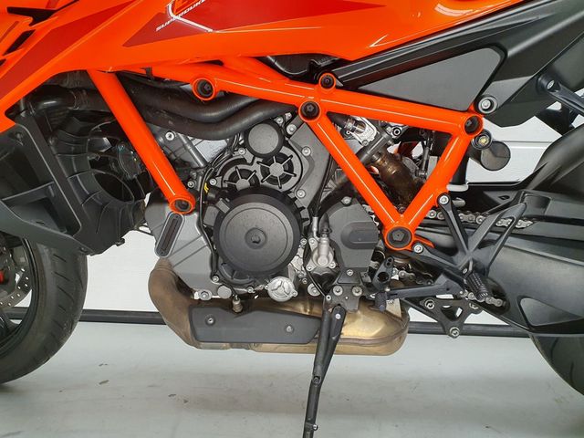ktm - 1390-super-duke-r