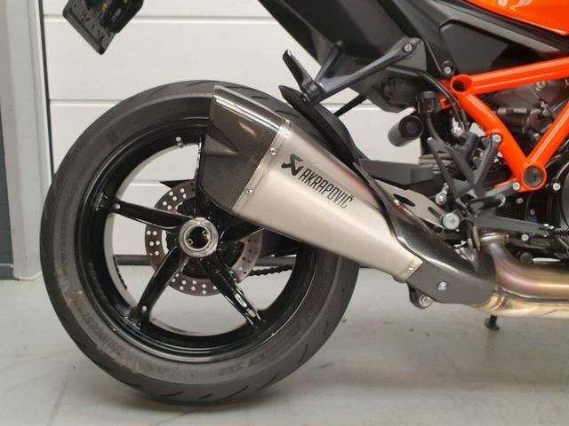 ktm - 1390-super-duke-r