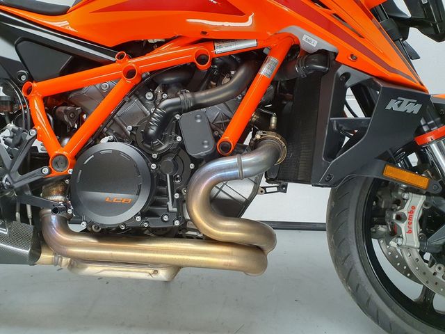 ktm - 1390-super-duke-r