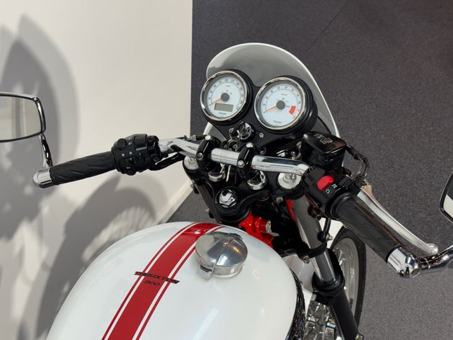triumph - thruxton-900