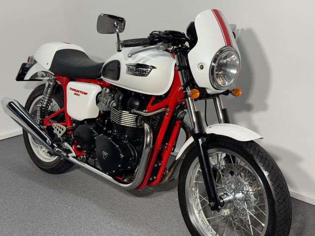 triumph - thruxton-900