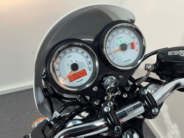 triumph - thruxton-900