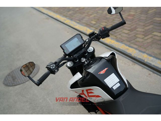ktm - 390-duke-abs