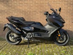 YAMAHA TMAX 560