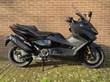 YAMAHA TMAX 560