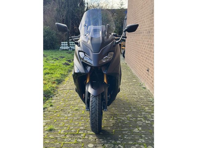 yamaha - tmax-560