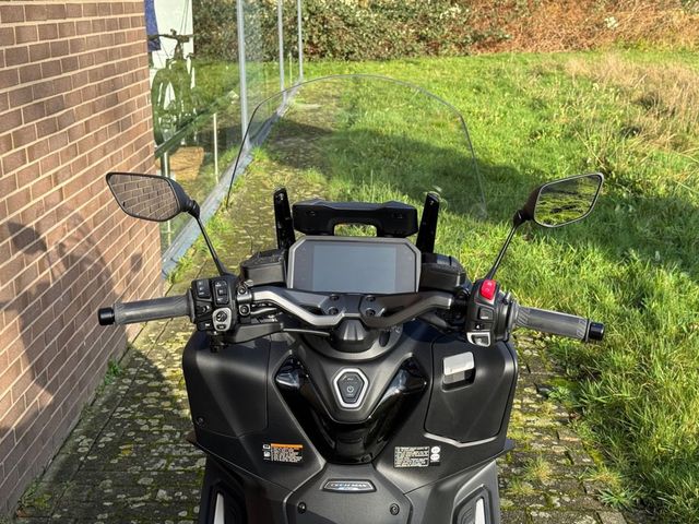 yamaha - tmax-560