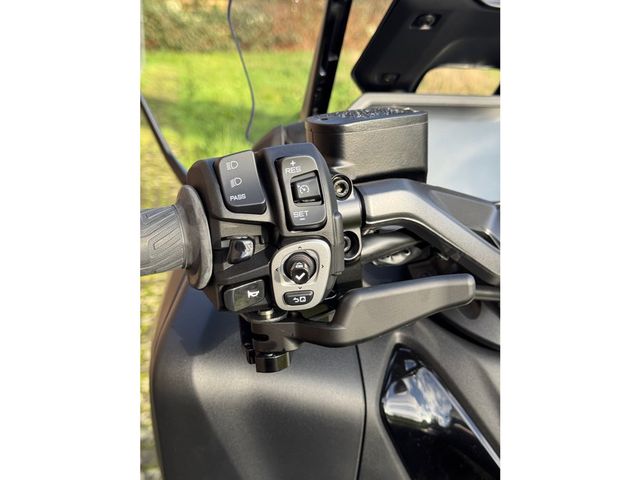 yamaha - tmax-560
