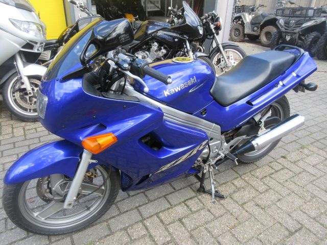 kawasaki - zzr-250