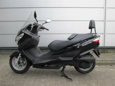 SUZUKI UH 200 – foto 2
