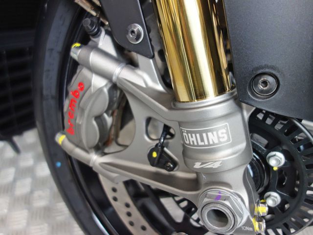 aprilia - tuono--v4-1100-factory