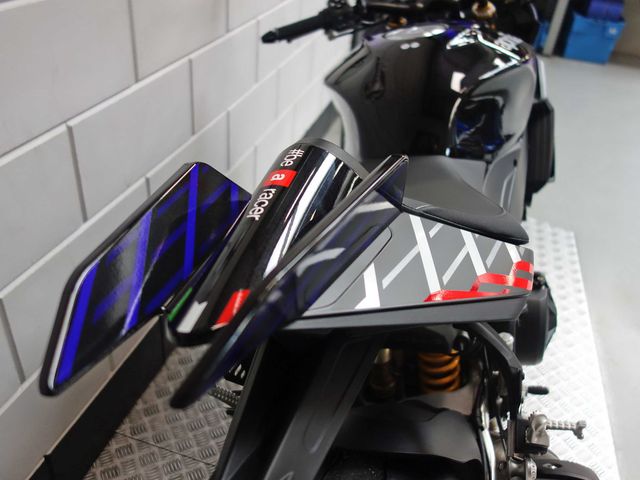 aprilia - tuono--v4-1100-factory