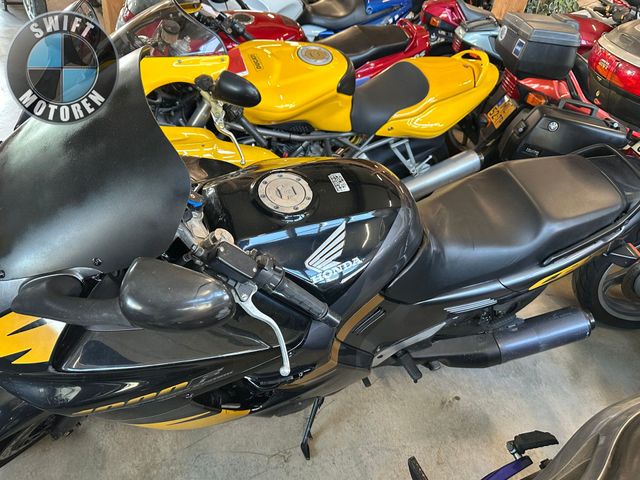 honda - cbr-1000-f