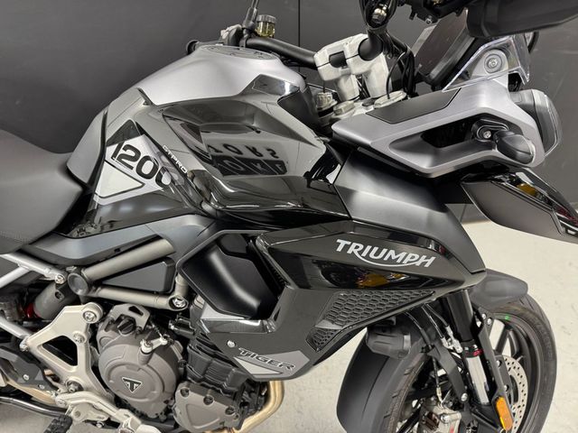 triumph - tiger-1200-gt-pro
