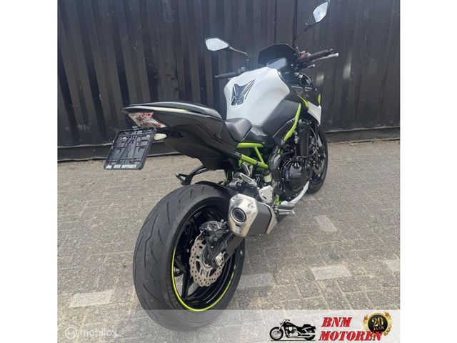 kawasaki - z900