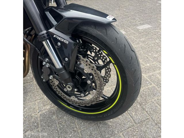 kawasaki - z900