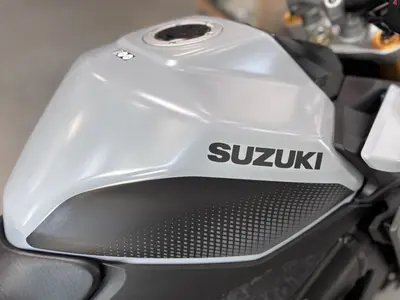 SUZUKI GSX-S 1000 – foto 2