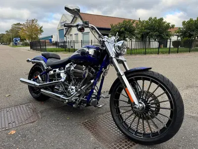 HARLEY-DAVIDSON BREAKOUT PRO STREET CVO – foto 4