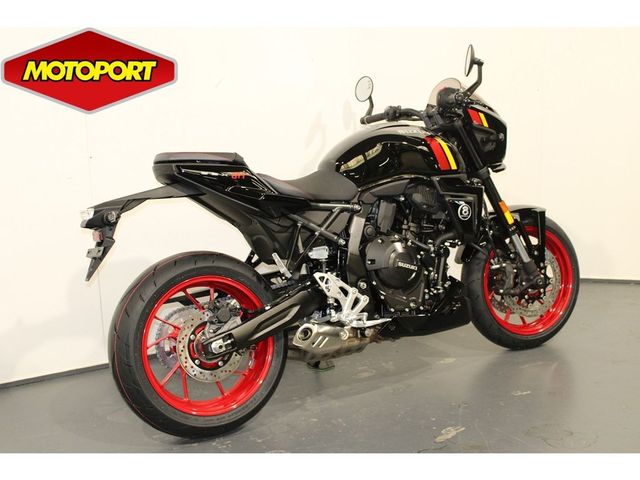suzuki - gsx-8tt