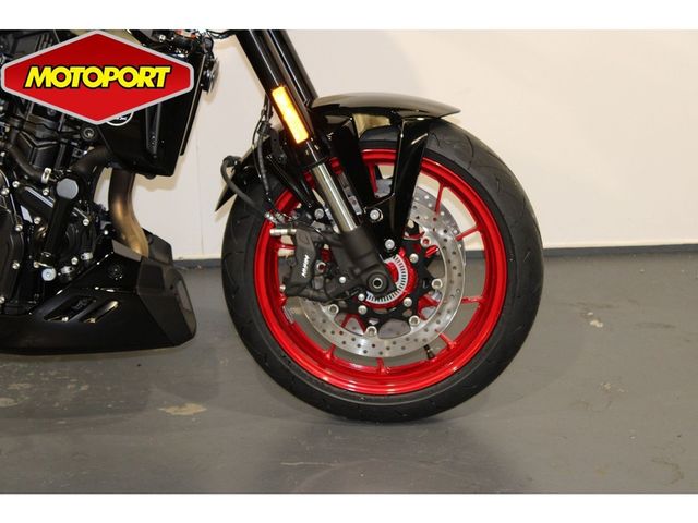 suzuki - gsx-8tt