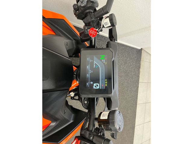 ktm - 1390-super-duke-r