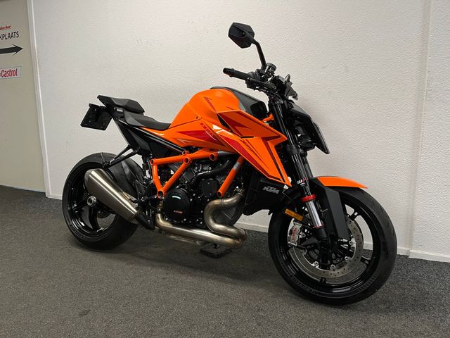 ktm - 1390-super-duke-r
