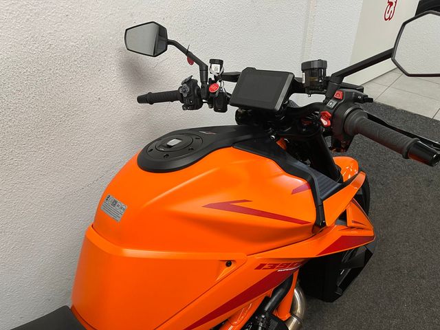 ktm - 1390-super-duke-r
