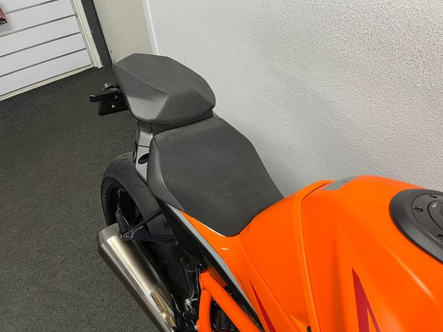 ktm - 1390-super-duke-r
