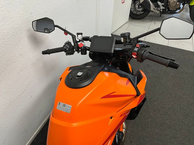 ktm - 1390-super-duke-r