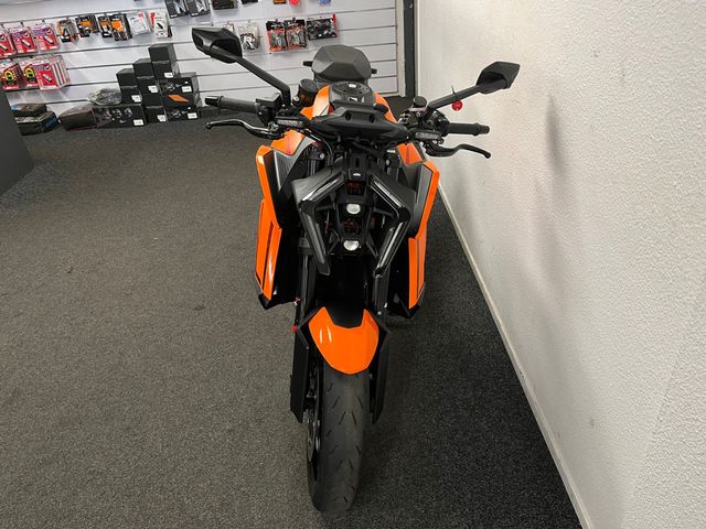 ktm - 1390-super-duke-r