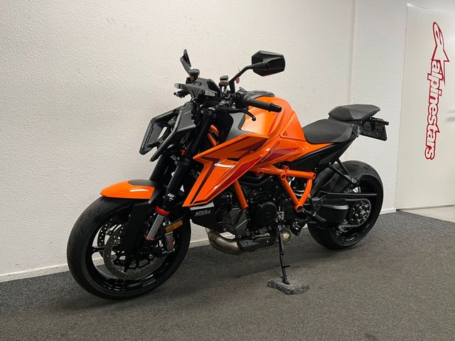 ktm - 1390-super-duke-r