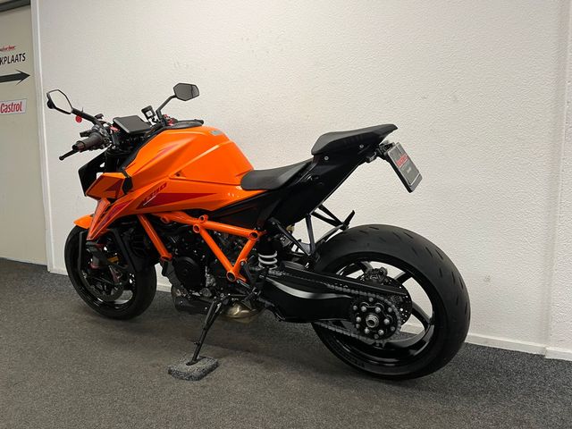 ktm - 1390-super-duke-r
