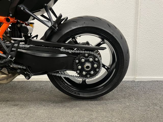 ktm - 1390-super-duke-r