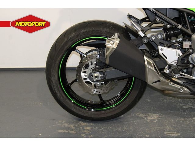 kawasaki - z900